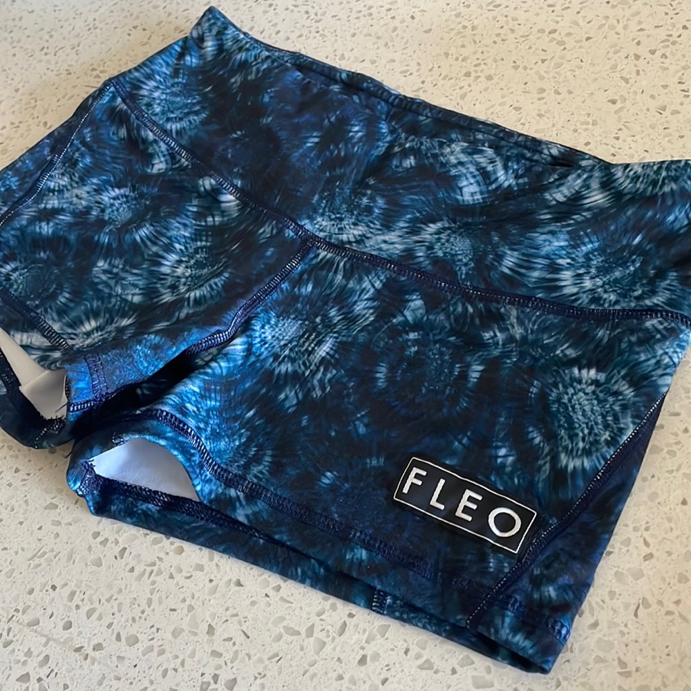 Size M FLEO shorts tie dye